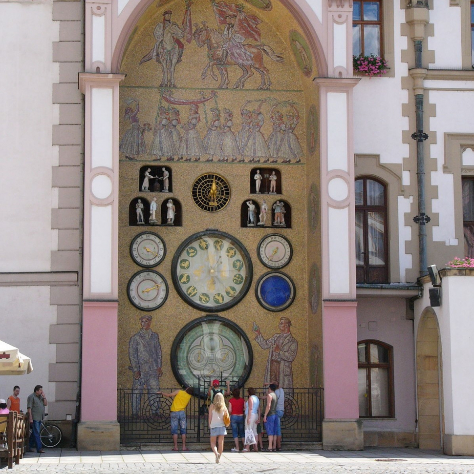 Vrátit orloji historickou podobu? A která by to měla být?