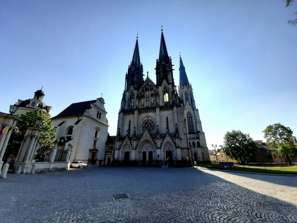 Žena v Dómu rušila křikem bohoslužbu