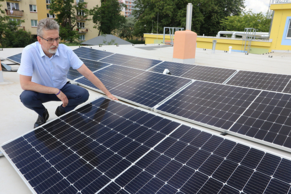 Školka má vlastní výrobu elektřiny a moderní osvětlení