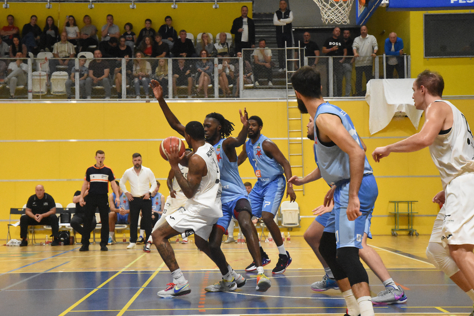 Basketbalisté BK RESTONE na USK nevyzráli