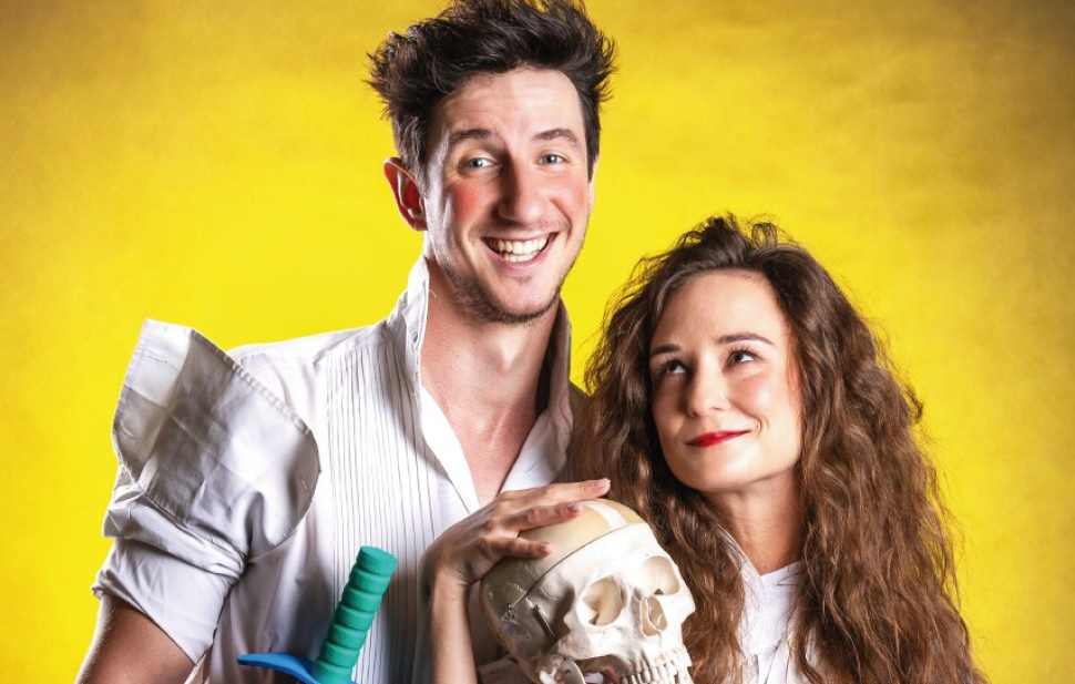 Tramtarie pokračuje s legendárním Kabaretem nahatý Shakespeare