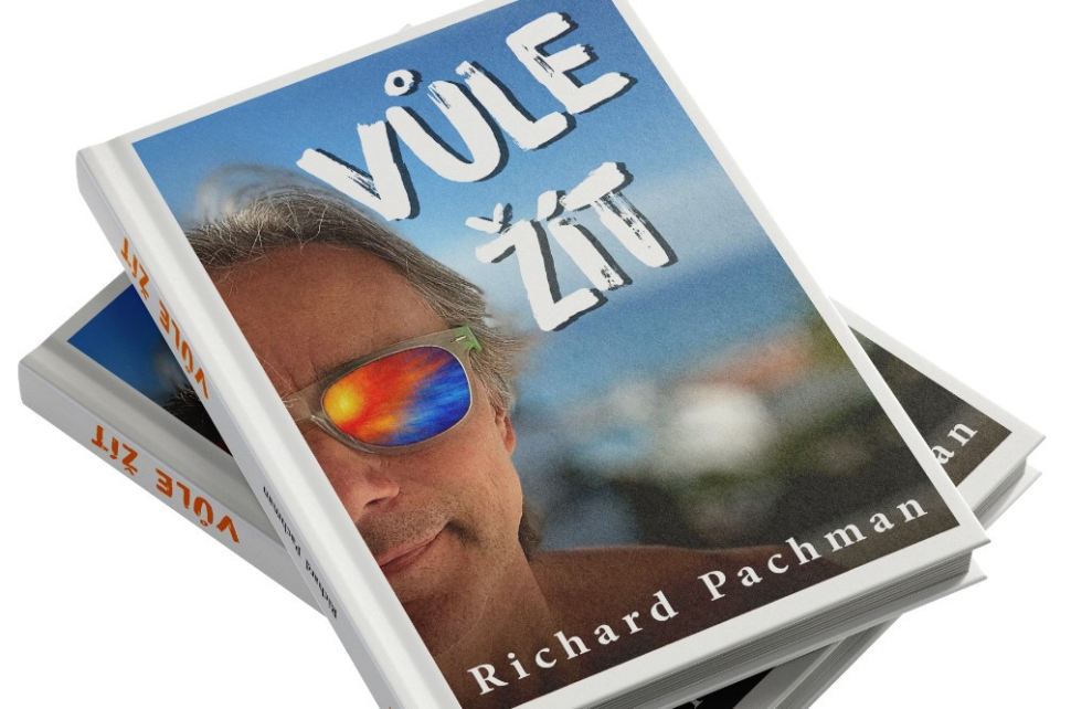 Richard Pachman představuje publiku novou knihu