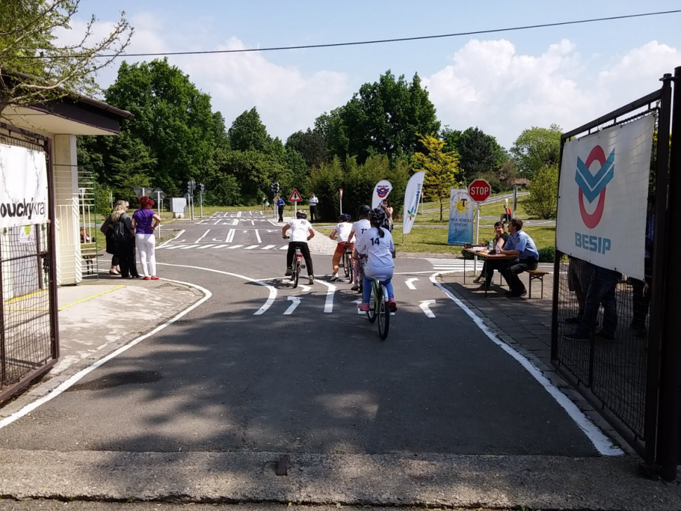 Peníze z krajského rozpočtu pomohou obnově dopravních hřišť